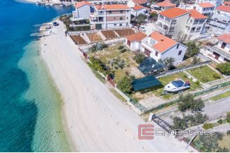 020 2022 330 Rogoznica house in the first row to the sea for sale