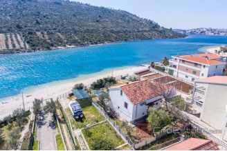 020 2022 330 Rogoznica house in the first row to the sea for sale