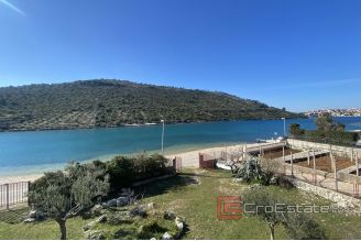 020 2022 330 Rogoznica house in the first row to the sea for sale