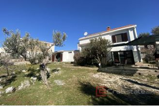 020 2022 330 Rogoznica house in the first row to the sea for sale