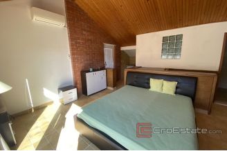 020 2022 330 Rogoznica house in the first row to the sea for sale
