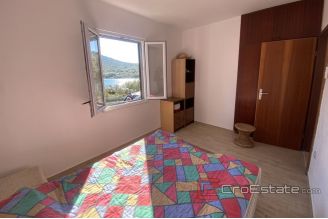 020 2022 330 Rogoznica house in the first row to the sea for sale