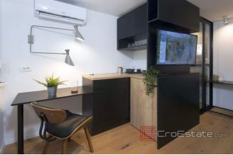 010 2041 16 sibenik renovated house in center for sale