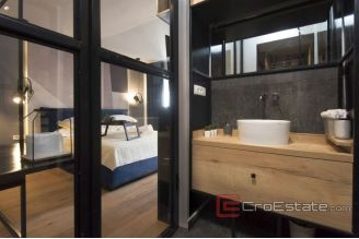 010 2041 16 sibenik renovated house in center for sale