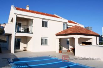 020 2031 34 island solta house with sea view for sale