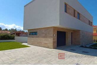 009 2040 15 near zadar modern villa with sea view for sale