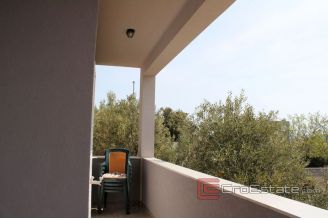 018 2031 35 near rogoznica house with sea view for sale