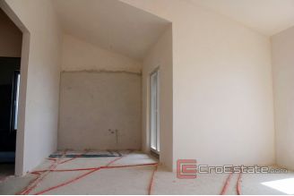 018 2031 35 near rogoznica house with sea view for sale