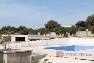 018 2031 35 near rogoznica house with sea view for sale