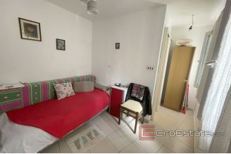 007 5090 30 split studio apartment for sale