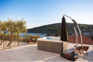 020 2029 35 rogoznica villa in the third row to the sea for sale