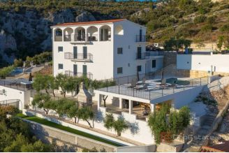 020 2029 35 rogoznica villa in the third row to the sea for sale