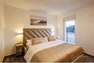 020 2029 35 rogoznica villa in the third row to the sea for sale