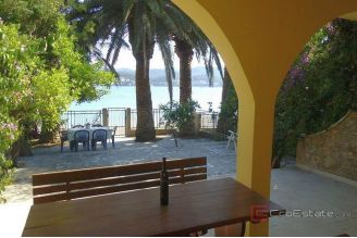 013 2016 116 peljesac house by the sea for sale