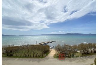 011 2043 15 near zadar seafront apartment house for sale