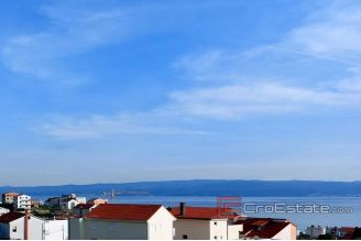 018 2041 17 near split family house with sea view for sale