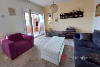 018 2041 17 near split family house with sea view for sale