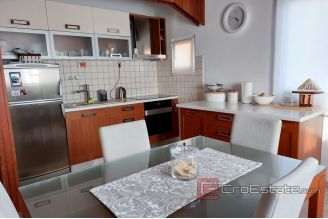 018 2041 17 near split family house with sea view for sale