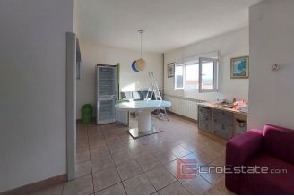 018 2041 17 near split family house with sea view for sale