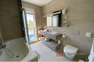 020 2043 16 near sibenik luxury villa with pool for sale