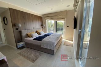 020 2043 16 near sibenik luxury villa with pool for sale