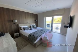 020 2043 16 near sibenik luxury villa with pool for sale