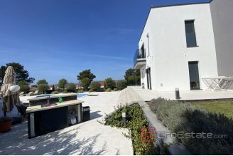 020 2043 16 near sibenik luxury villa with pool for sale