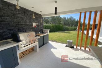 020 2043 16 near sibenik luxury villa with pool for sale