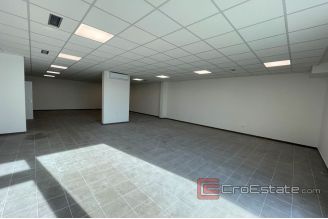 007 2035 25 solin commercial space for rent