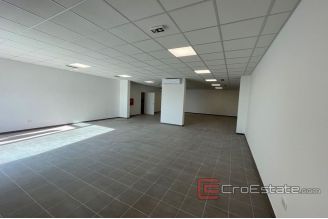 007 2035 25 solin commercial space for rent