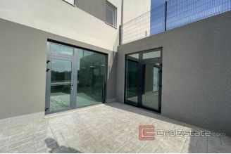 007 2035 25 solin commercial space for rent