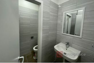 007 2035 25 solin commercial space for rent