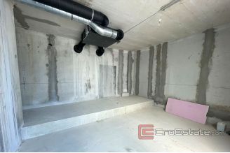 007 2035 25 solin commercial space for rent