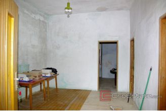 009 5093 30 island korcula old stone house seafront for sale