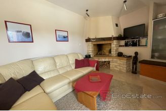 010 2036 25 Split area apartment with pool and sea view for rent