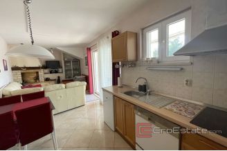 010 2036 25 Split area apartment with pool and sea view for rent