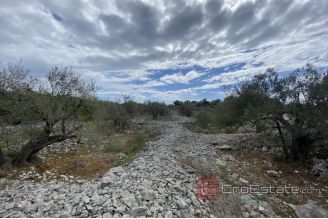 005 2043 18 Rogoznica building land with sea view for sale
