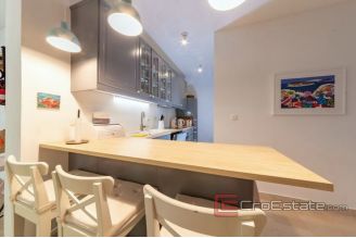 014 2041 19 Brac stone house for sale