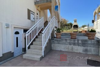 009 2030 27 Rogoznica apartment house with sea view for sale