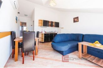 009 2030 27 Rogoznica apartment house with sea view for sale