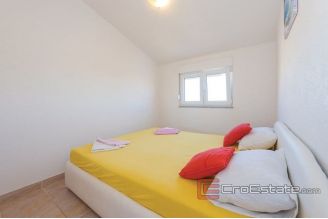 009 2030 27 Rogoznica apartment house with sea view for sale