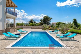 014 2043 20 near zadar villa with pool for sale