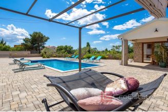 014 2043 20 near zadar villa with pool for sale