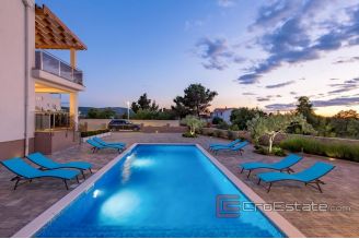 014 2043 20 near zadar villa with pool for sale
