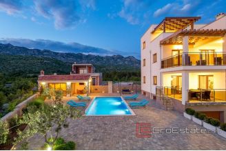 014 2043 20 near zadar villa with pool for sale