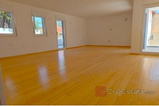 013 2021 300 Marina villa with pool and sea view for sale