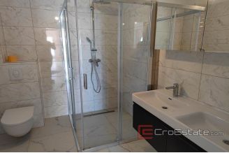 013 2021 300 Marina villa with pool and sea view for sale