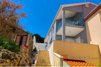 013 2021 300 Marina villa with pool and sea view for sale