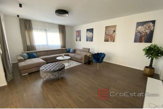 020 2043 21 near split modern villa with pool for sale