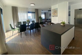 020 2043 21 near split modern villa with pool for sale